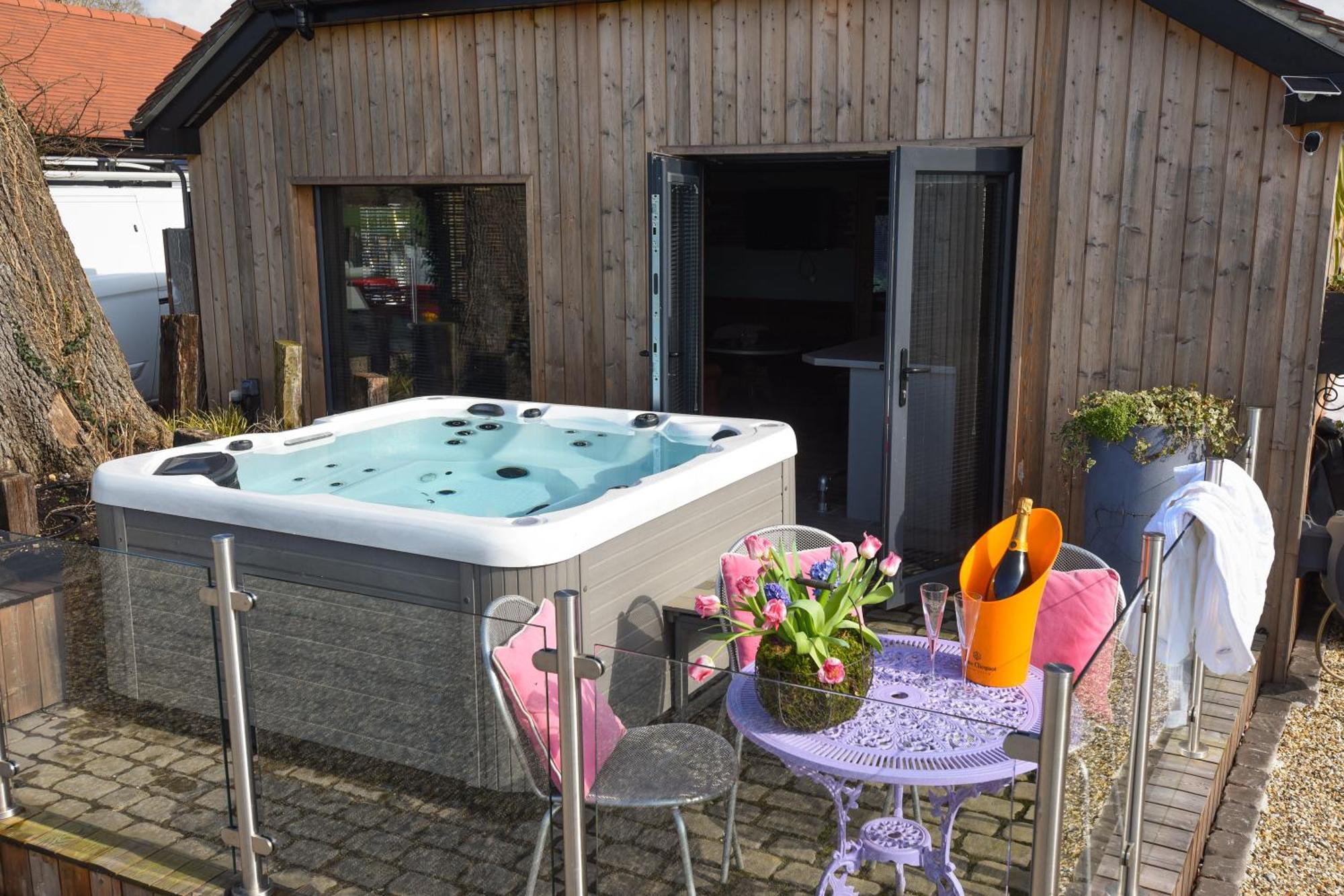 Westbourne  Air Maison - The Cow Shed Wow Factor Countryside Retreat מראה חיצוני תמונה