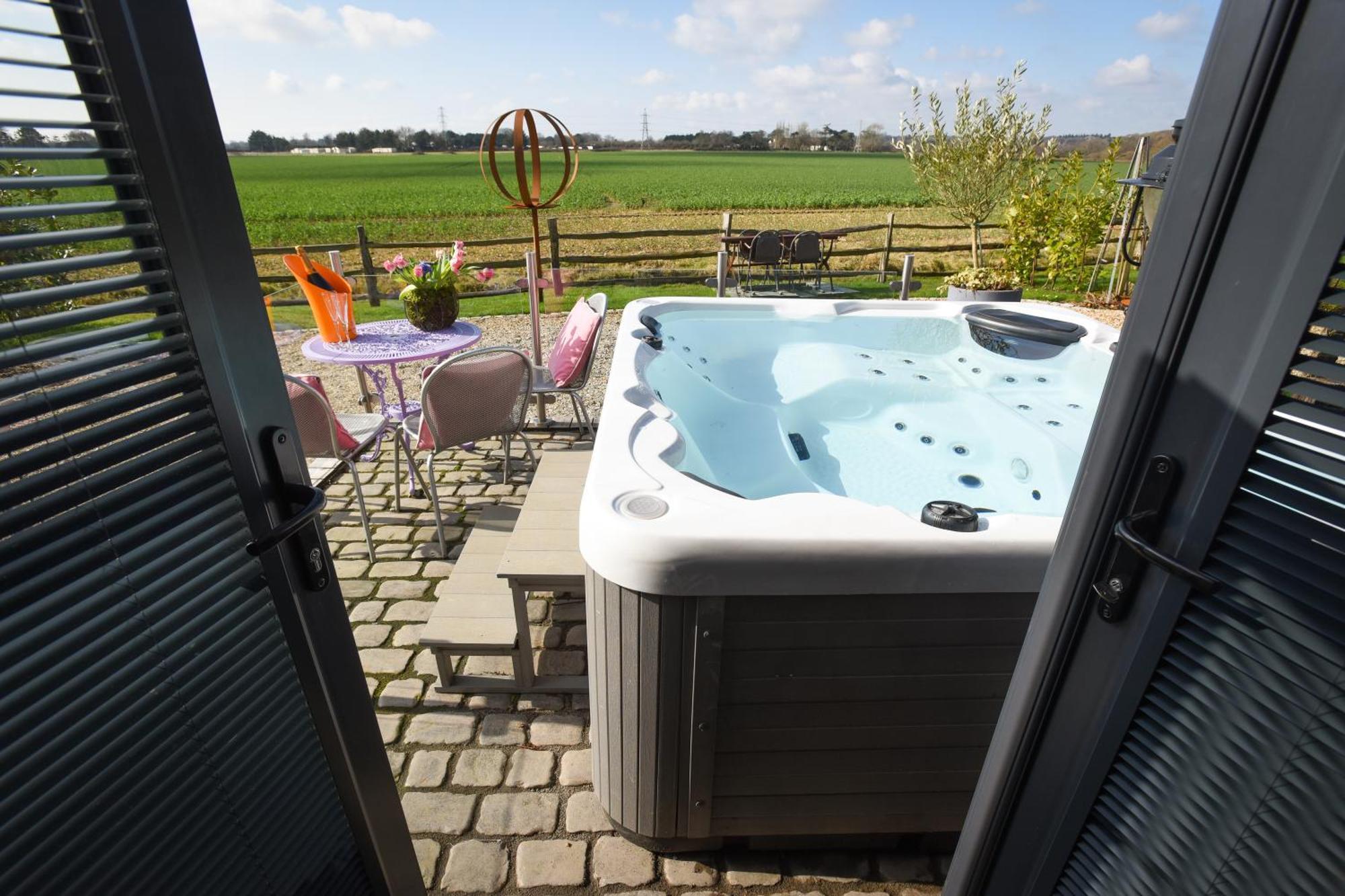 Westbourne  Air Maison - The Cow Shed Wow Factor Countryside Retreat מראה חיצוני תמונה